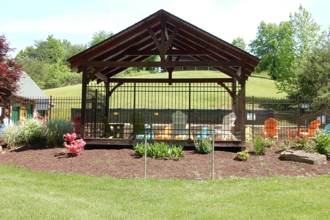 Inviting Sevierville Cabin With Deck And Hot Tub! מראה חיצוני תמונה