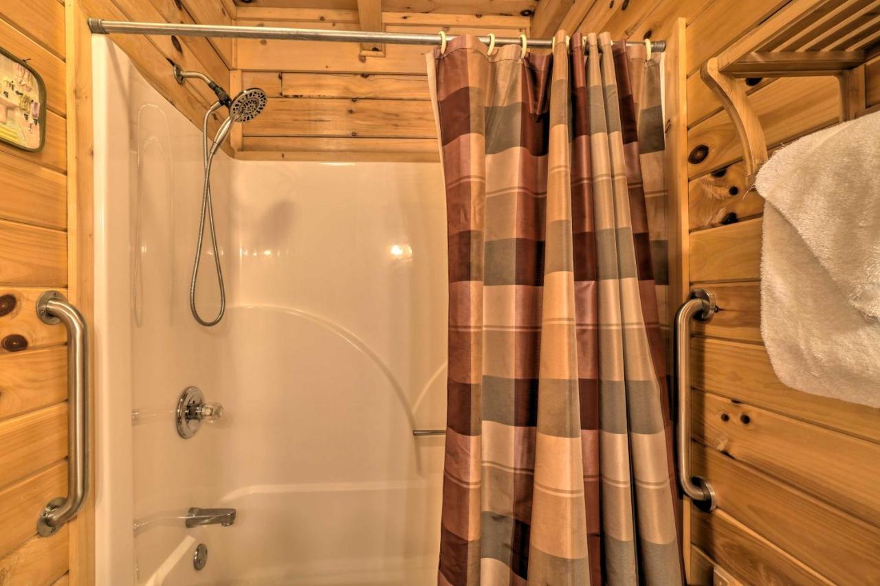 Inviting Sevierville Cabin With Deck And Hot Tub! מראה חיצוני תמונה